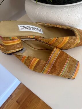 MARINO BOUTIQUE Women's Striped Slip-On Mules in Mustard